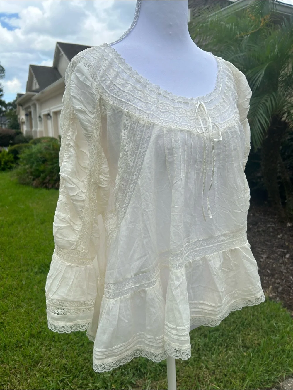 NWT🌷(M) Free People She’s a Romantic Boat Neck Bell Sleeve Lace Paneling Blouse